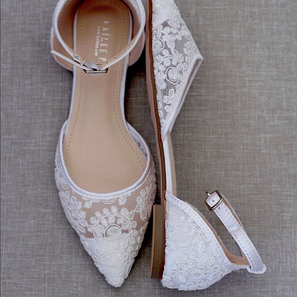 9-9.5 White Lace Flats